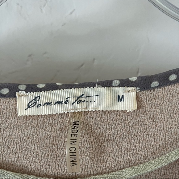 Comme Toi | Tan Herringbone Thermal Knit Layered Polka Dot Tunic Top, Medium - Picture 5 of 6